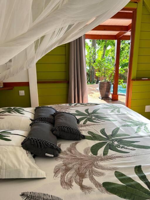 Bungalow, Gite Les Fleurs Du Colibri Bouillante Exterior foto